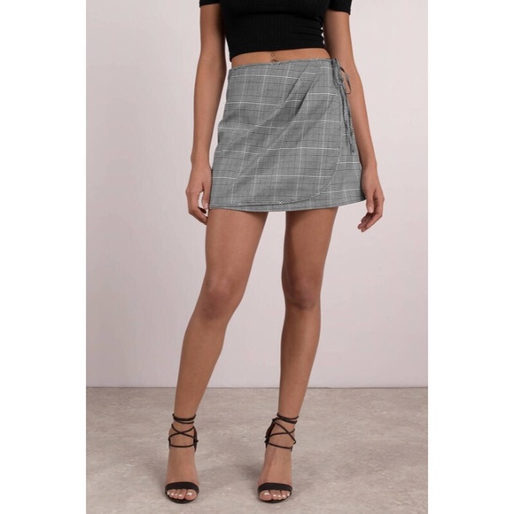 Dresses & Skirts - π Plaid Wrap Mini Skirt Dresses & Skirts - π Plaid Wrap Mini Skirt